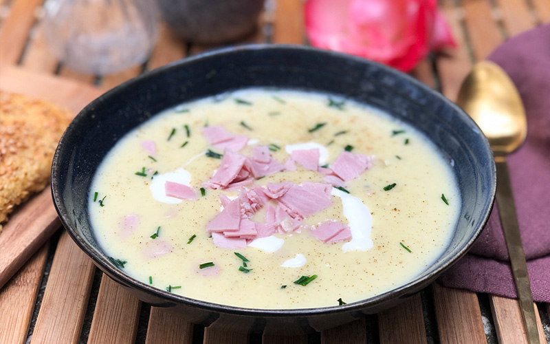 Potet- og purreløksuppe med skinke