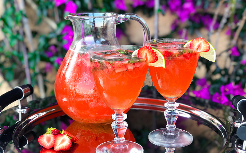 Mocktail med jordbær, lime og basilikum