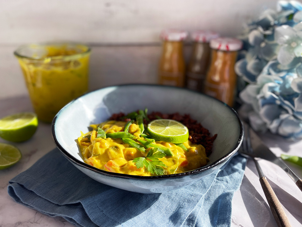 Solskinnscurry med mango og kikerter (vegetar)