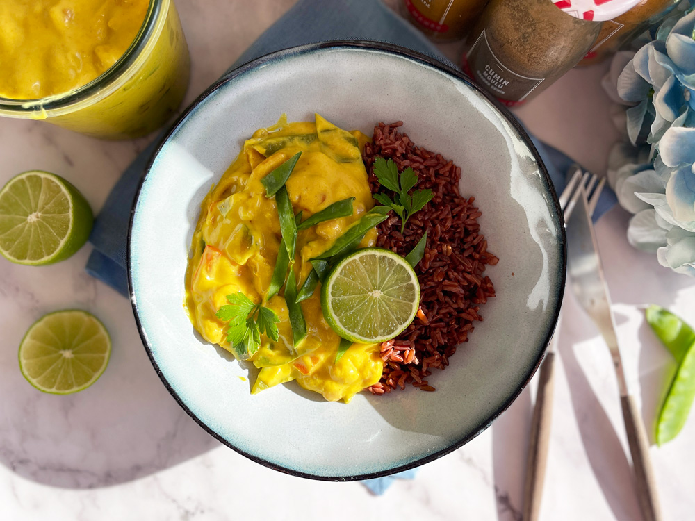 Solskinnscurry med mango og kikerter (vegetar)
